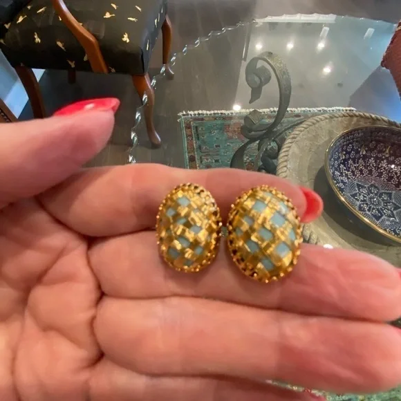 Gold Cufflinks for Men or Women - Picture 3 of 3